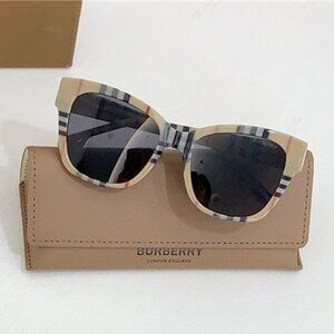 🚨SOLD🚨 Burberry Brown Women's Sunglasses